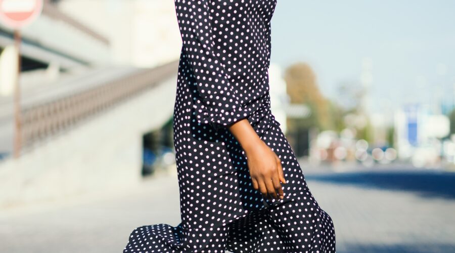 Les secrets pour paraître plus grand(e) avec la mode