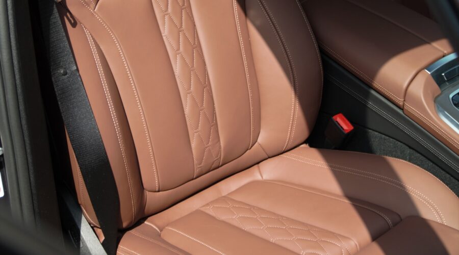 Les avantages du cuir véritable par rapport au cuir synthétique